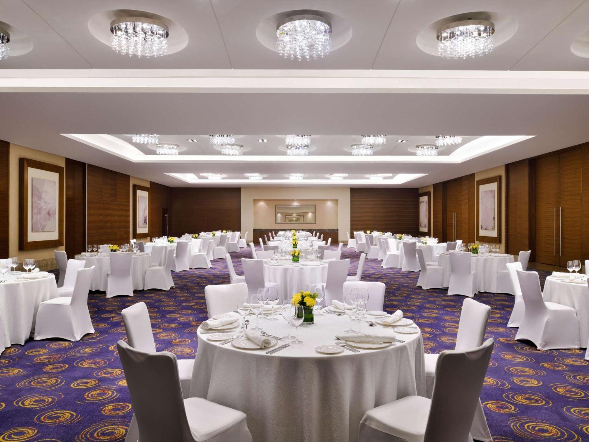 Moevenpick Hotel Jumeirah Beach Дубай Екстериор снимка The ballroom