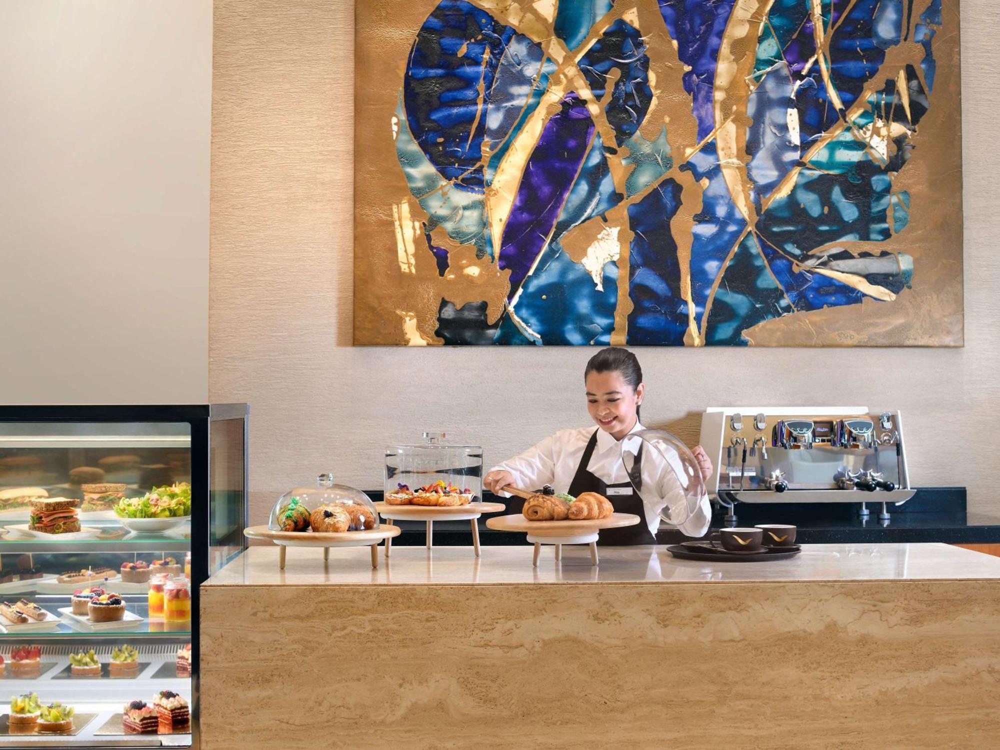 Moevenpick Hotel Jumeirah Beach Дубай Екстериор снимка The Coffee Bar
