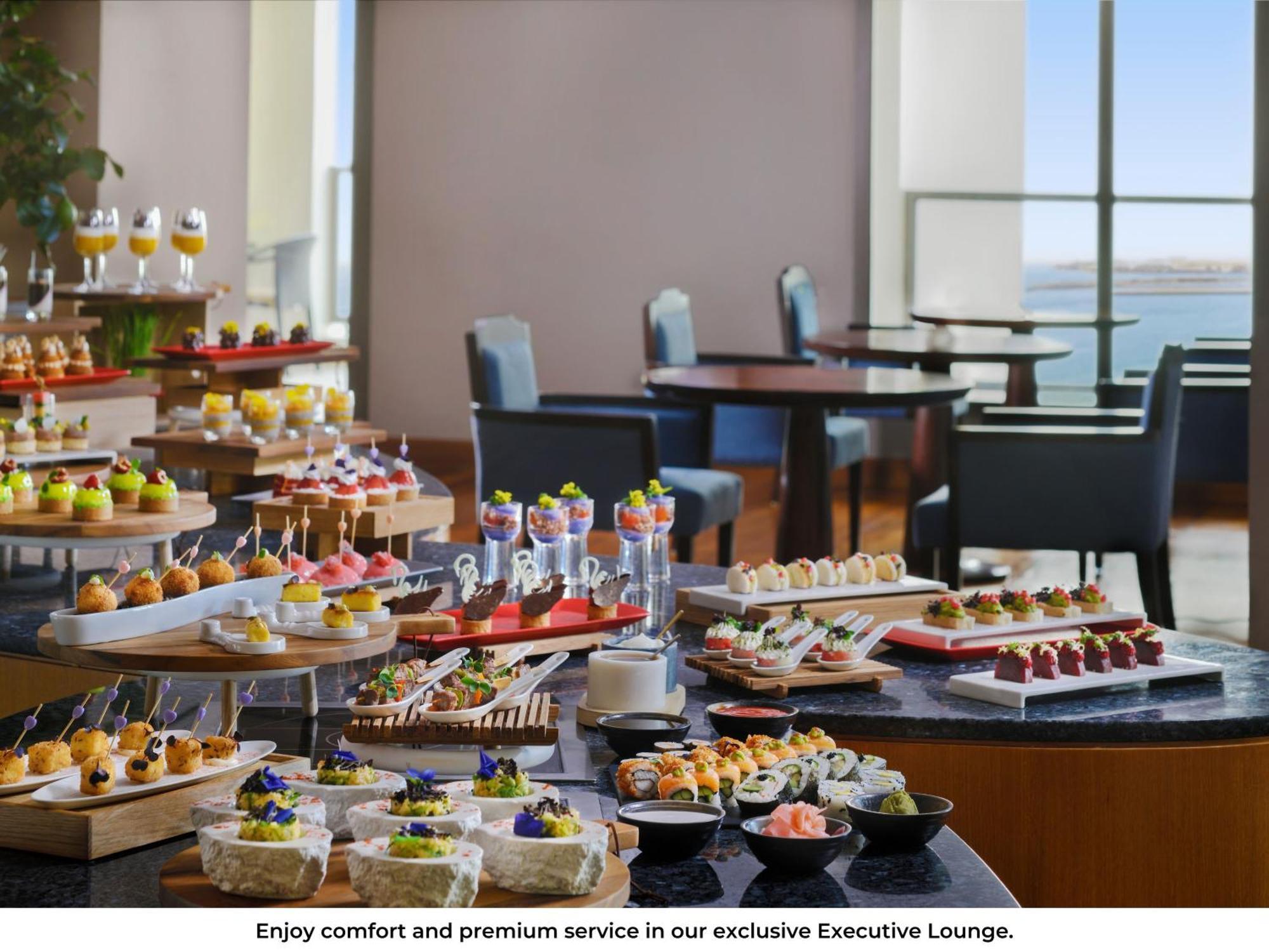 Moevenpick Hotel Jumeirah Beach Дубай Екстериор снимка Executive Lounge at the Grand Hyatt Dubai
