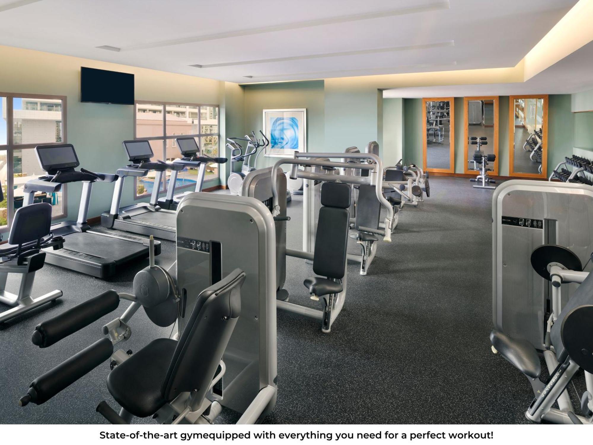 Moevenpick Hotel Jumeirah Beach Дубай Екстериор снимка The gym at the hotel